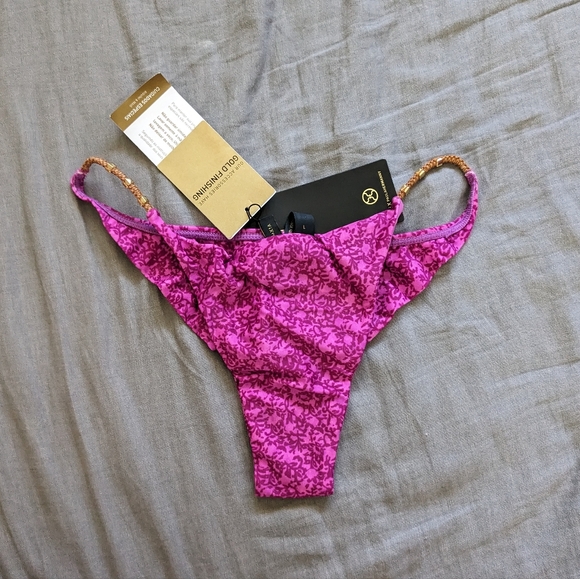 Vix Paula Hermanny Gya Lotus Kendra Bikini Bottom - Picture 5 of 6